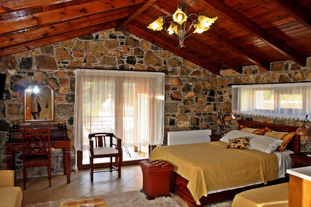 Nakaraki Hotel Steni Dhirfios Buitenkant foto